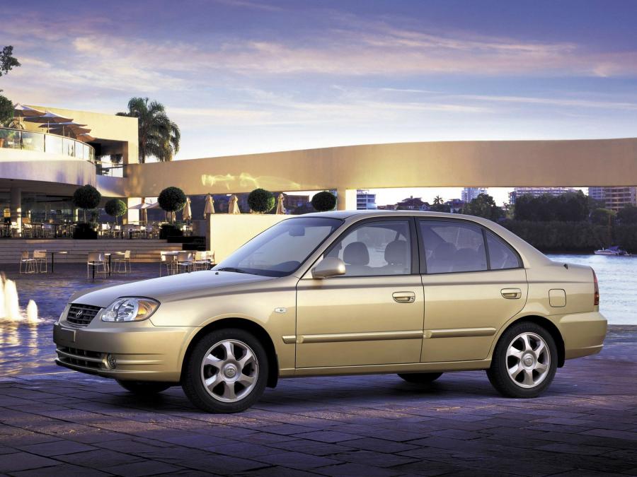  Hyundai Accent Sedan 2003 года  (фото 2 из 8)